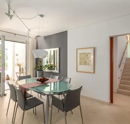 Vila Villa In Vale Do Garrao Sleeps 7 With Pool Air Con And Wifi Quinta do Lago