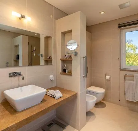 Villa In Vale Do Garrao Sleeps 7 With Pool Air Con And Wifi Vila