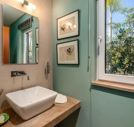 Villa In Vale Do Garrao Sleeps 7 With Pool Air Con And Wifi Вилла